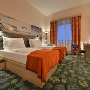 Hotel Ramada Airport ****